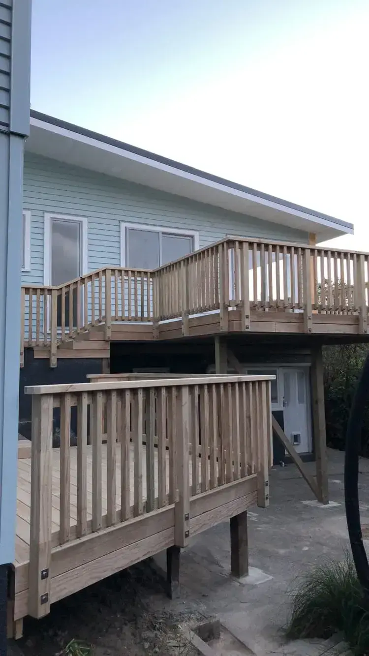 Decks & Landscaping, photo 2